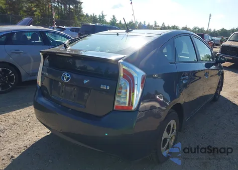 2015 Toyota Prius Four z USA, uszkodzony, nr VIN JTDKN3DU2F0462738